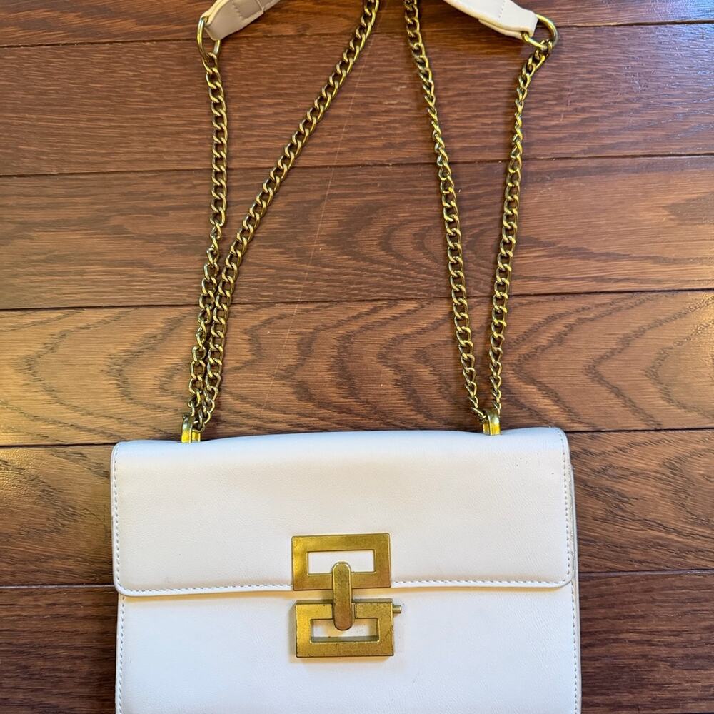 Vintage Y2K Cream Shoulder Bag with Gold Hardware